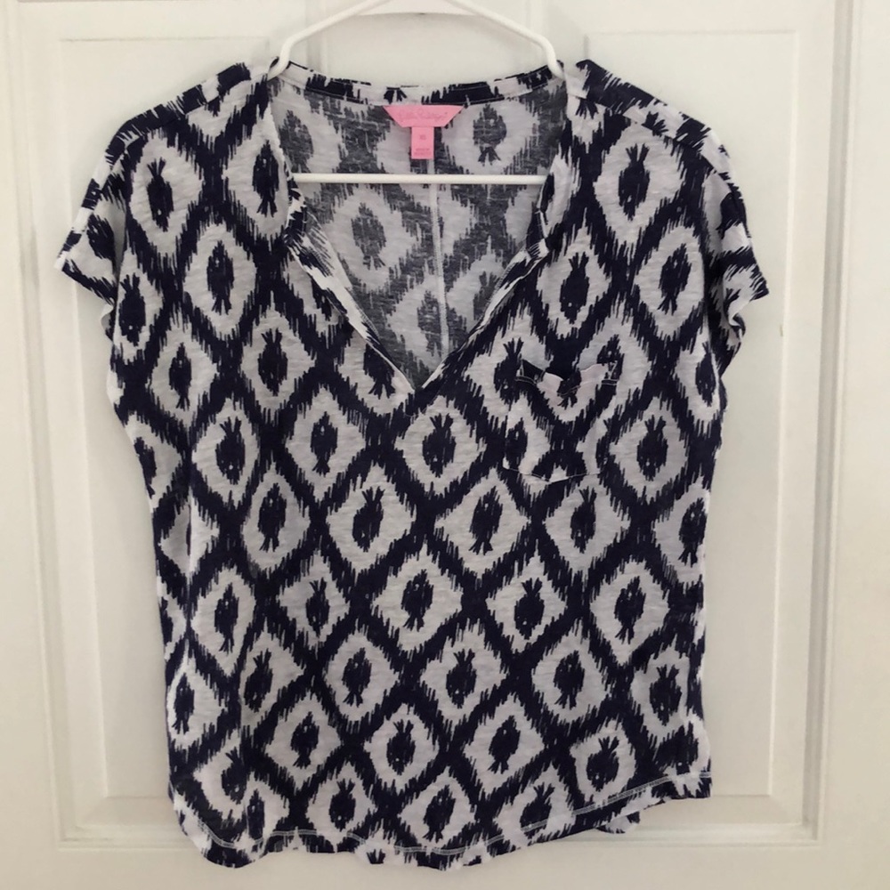 EUC Lilly Pulitzer shirt Navy and white XS